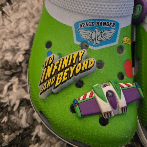 🚀 EUC Crocs Disney/Pixar Buzz Lightyear Clogs - Kids Size 3 (J3) - Picture 3 of 4